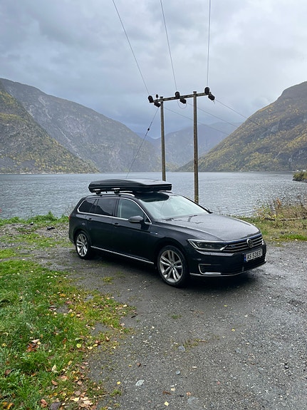 Volkswagen Passat 13 of 16