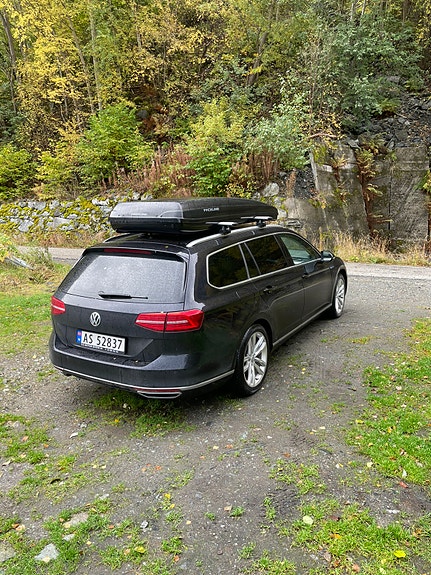 Volkswagen Passat 12 of 16
