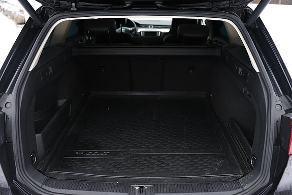 Volkswagen Passat 7 of 16