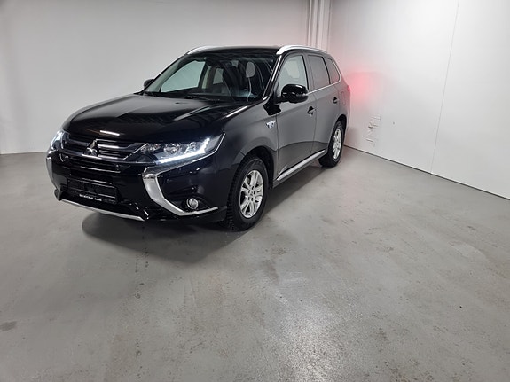 Mitsubishi Outlander 2 of 5