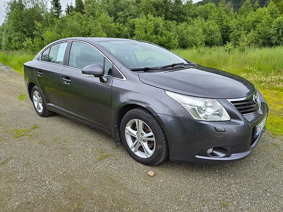 Toyota Avensis 7 of 15
