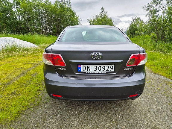 Toyota Avensis 4 of 15