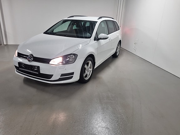 Volkswagen Golf VII 2 of 5