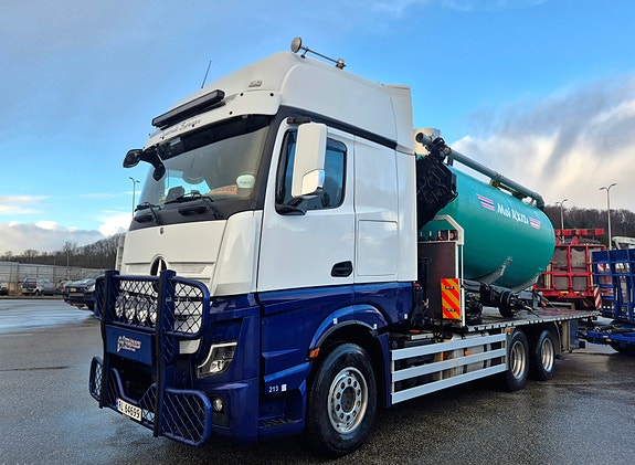 Mercedes-Benz Actros 2023 kranbil m/HMF 4020 – Kraftig, pålitelig og klar til arbeid 4 of 30