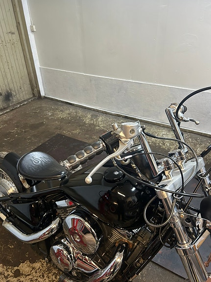 Kawasaki VN 800 Classic 2 of 3