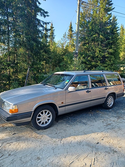 Volvo 940 2 of 5