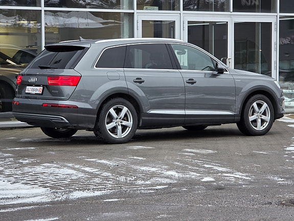 Audi Q7 8 of 30
