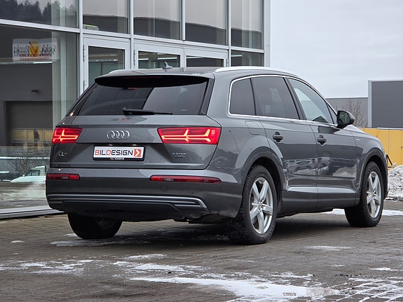 Audi Q7 3 of 30