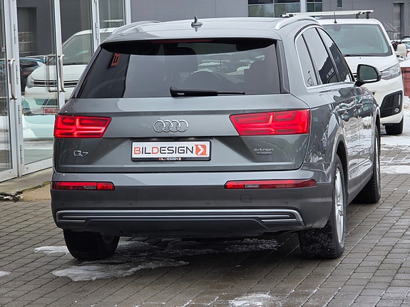 Audi Q7 4 of 30