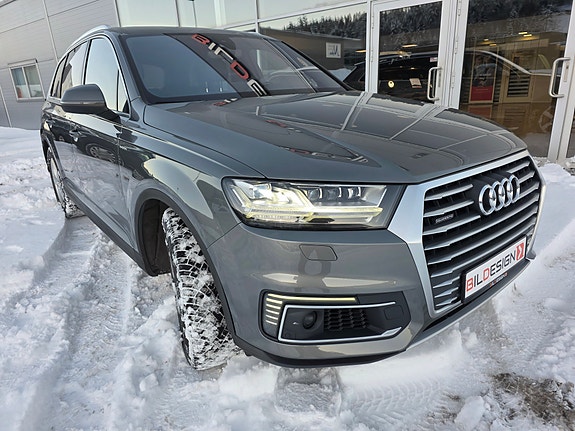 Audi Q7 2 of 30