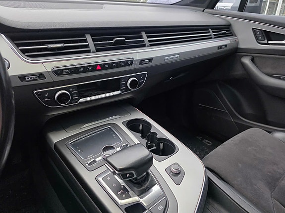 Audi Q7 24 of 30