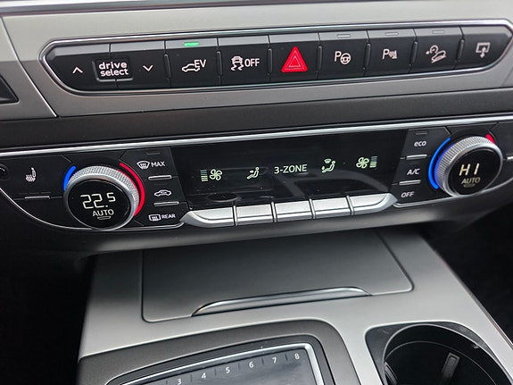 Audi Q7 30 of 30