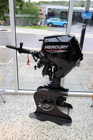 Mercury F10 MH Kort stamme. (Oppgraderbar til 15HK/20HK)