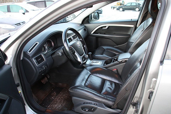 Volvo XC70 9 of 24