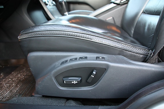 Volvo XC70 11 of 24