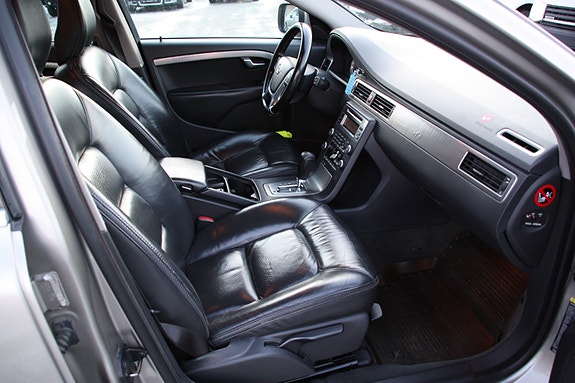 Volvo XC70 23 of 24