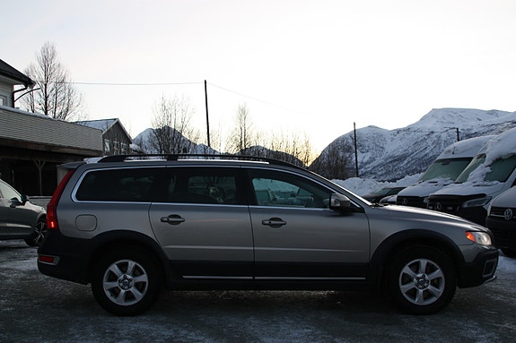 Volvo XC70 4 of 24