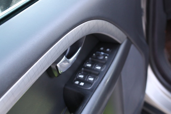 Volvo XC70 10 of 24