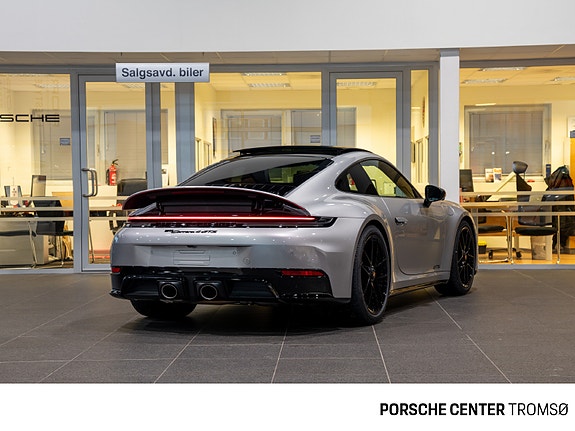 Porsche 911 8 of 30