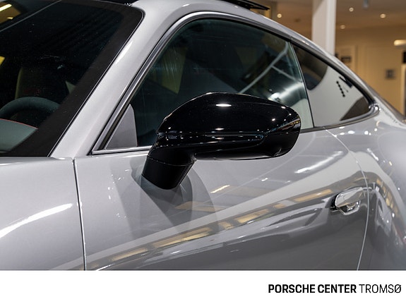 Porsche 911 18 of 30