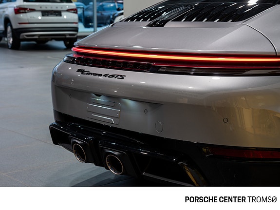 Porsche 911 21 of 30