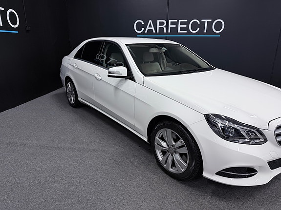 Mercedes-Benz E250 3 of 5