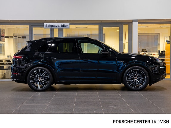 Porsche Cayenne 6 of 30