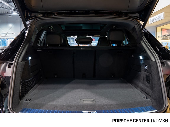 Porsche Cayenne 16 of 30