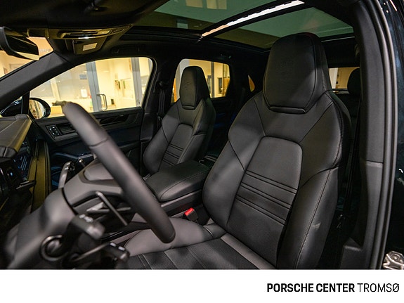 Porsche Cayenne 12 of 30