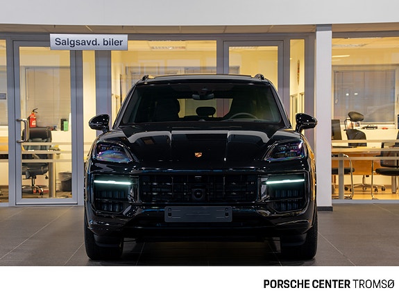 Porsche Cayenne 4 of 30
