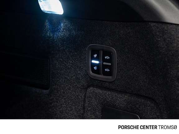 Porsche Cayenne 17 of 30