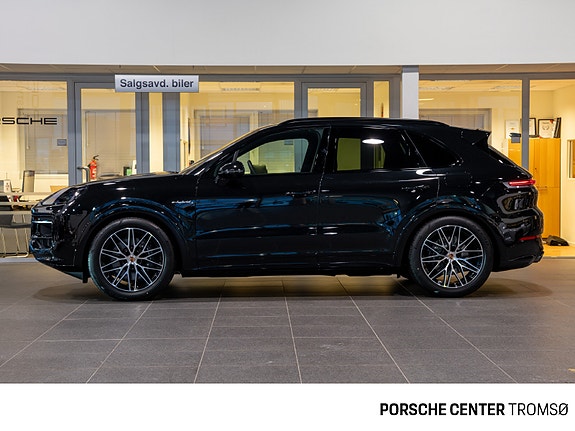 Porsche Cayenne 11 of 30