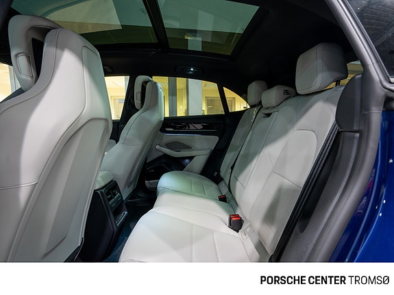 Porsche Macan 8 of 30