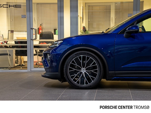 Porsche Macan 13 of 30
