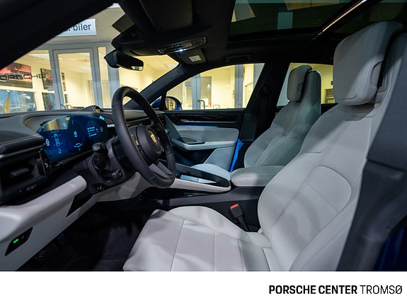 Porsche Macan 20 of 30
