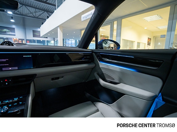 Porsche Macan 29 of 30
