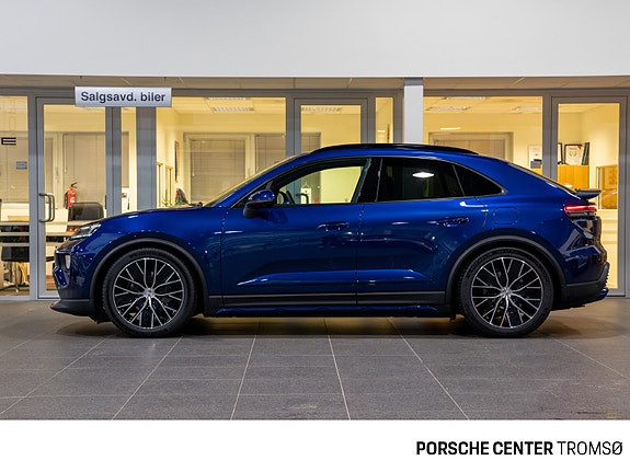 Porsche Macan 12 of 30