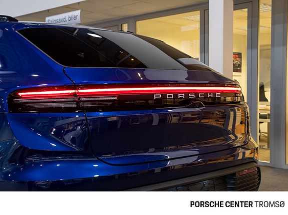 Porsche Macan 16 of 30