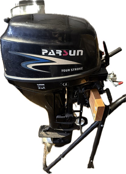 Parsun F9.9 (Samme som Yamaha) firetakter  lang stamme kan oppgraderes til 15 hk 2 of 5