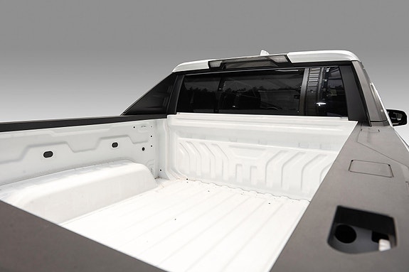 Chevrolet Silverado EV 24 of 28