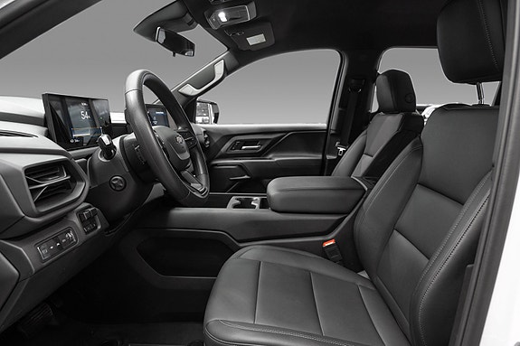 Chevrolet Silverado EV 10 of 28