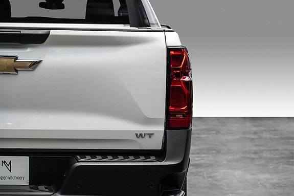 Chevrolet Silverado EV 4 of 28