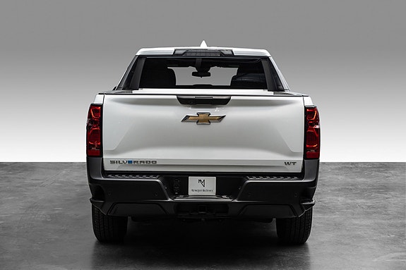 Chevrolet Silverado EV 5 of 28
