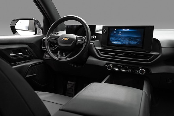 Chevrolet Silverado EV 23 of 28