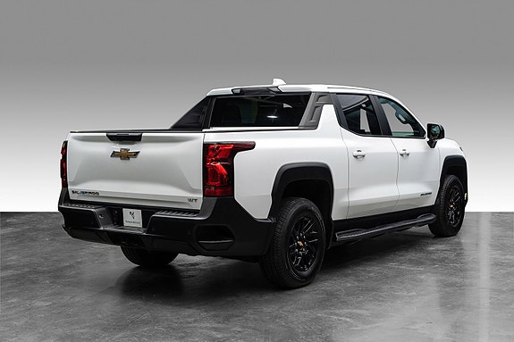 Chevrolet Silverado EV 7 of 28