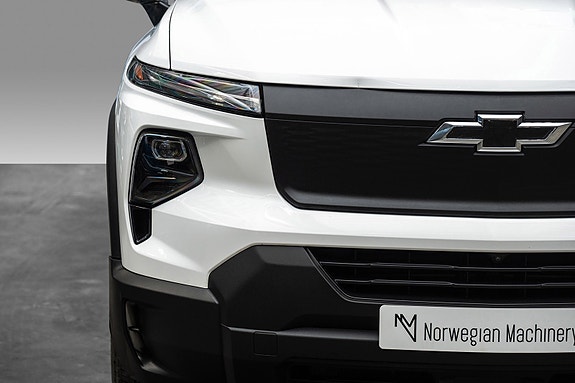 Chevrolet Silverado EV 3 of 28
