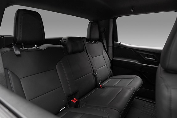 Chevrolet Silverado EV 26 of 28