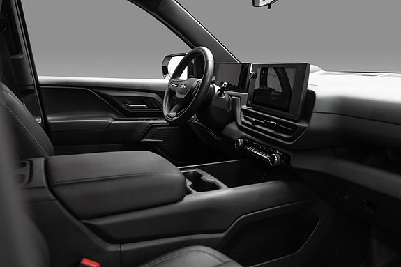 Chevrolet Silverado EV 28 of 28
