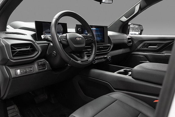 Chevrolet Silverado EV 16 of 28