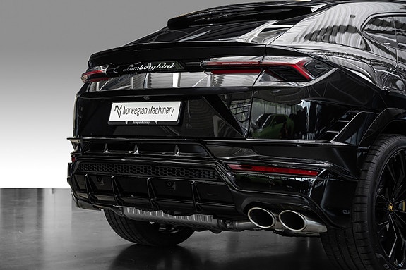 Lamborghini Urus 6 of 30